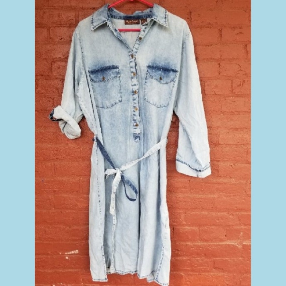 NWT Light Blue Wash Jean Dress with Belt